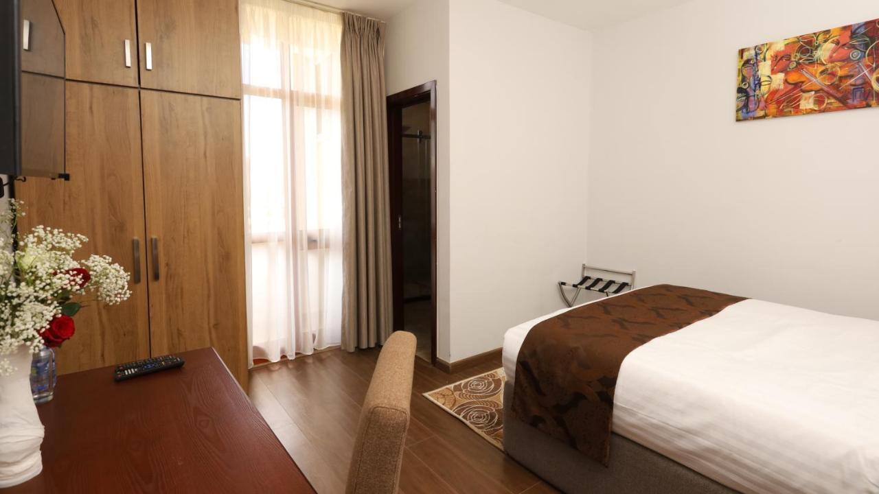 Black Horse Hotel Apartment Addis Ababa Exterior photo