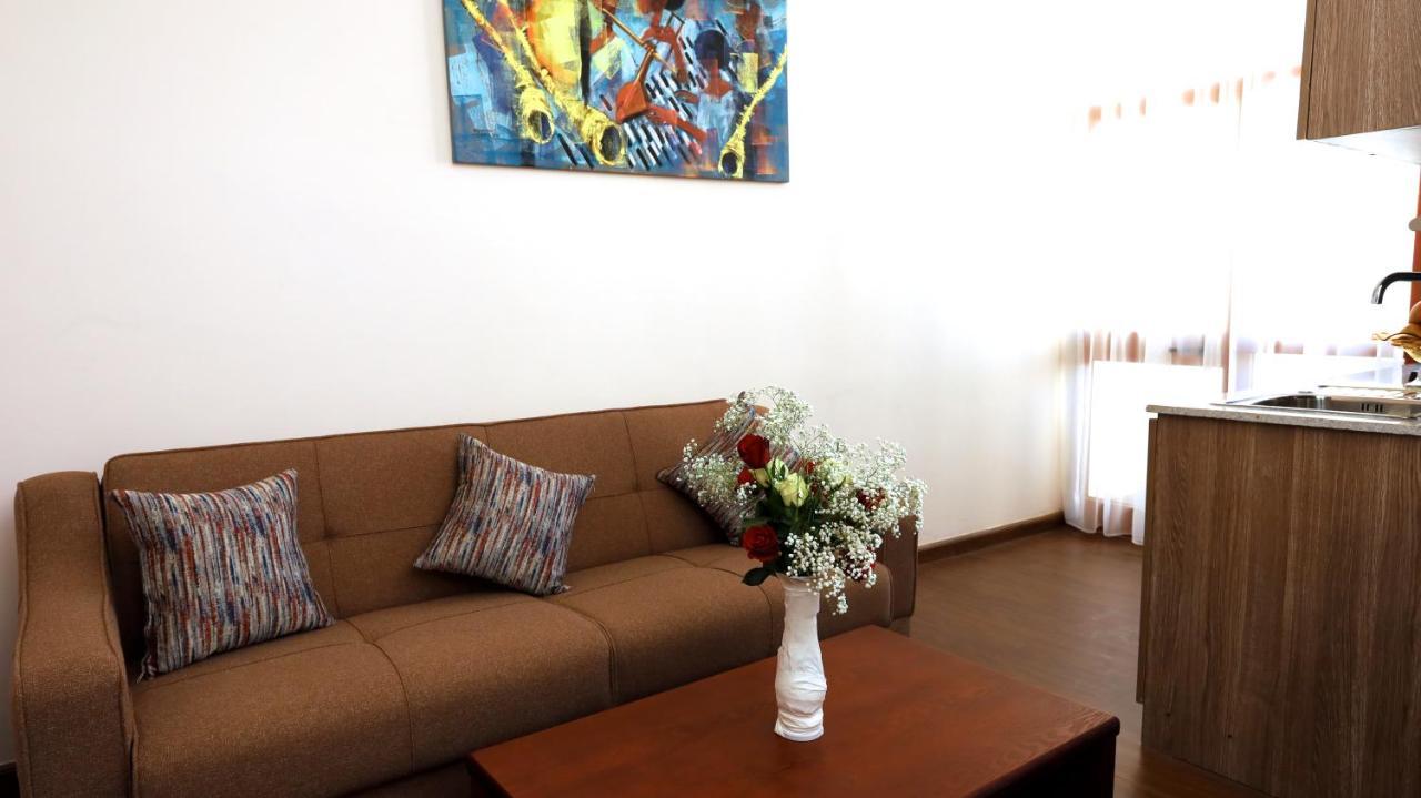 Black Horse Hotel Apartment Addis Ababa Exterior photo